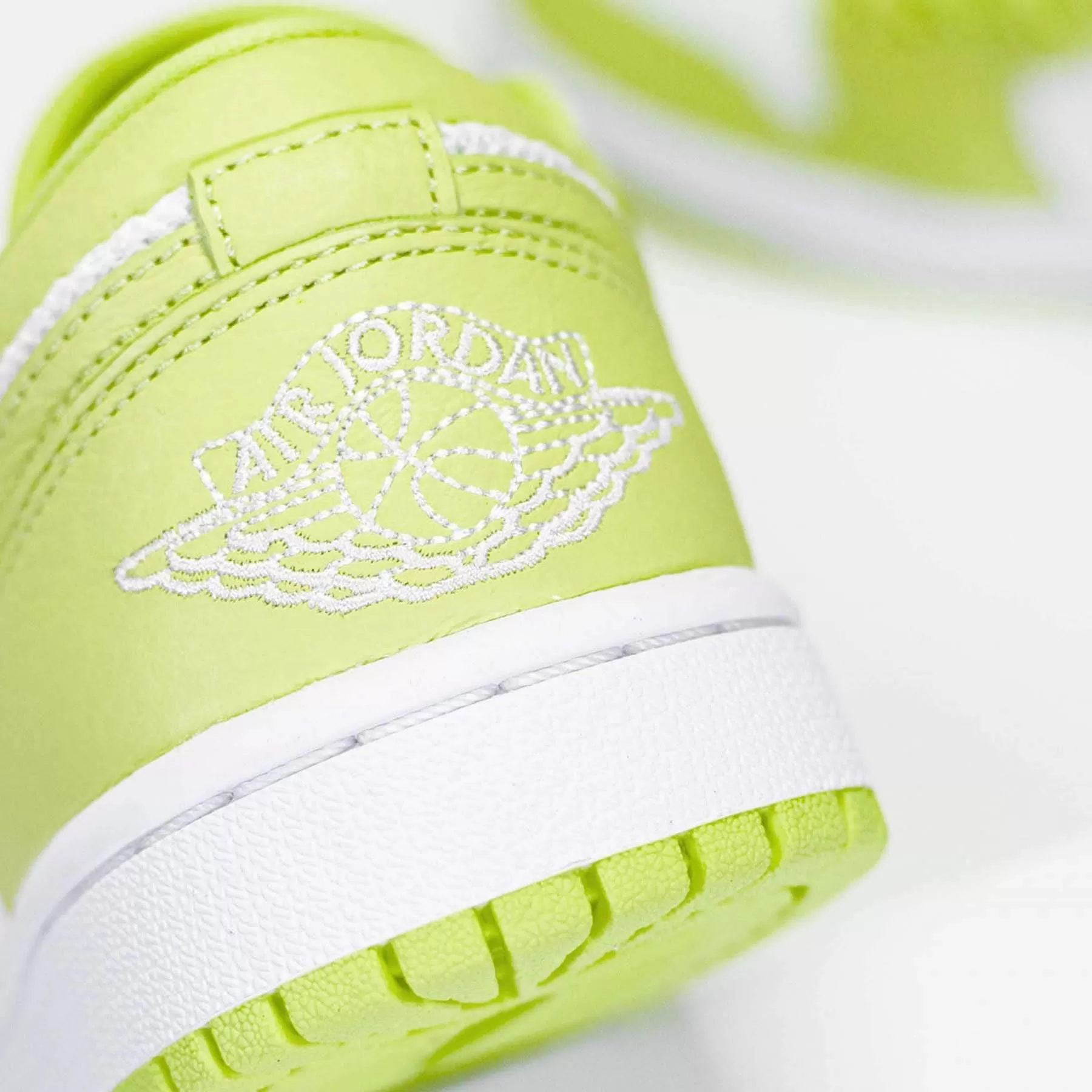 Air Jordan 1 Wmns Low 'Limelight'